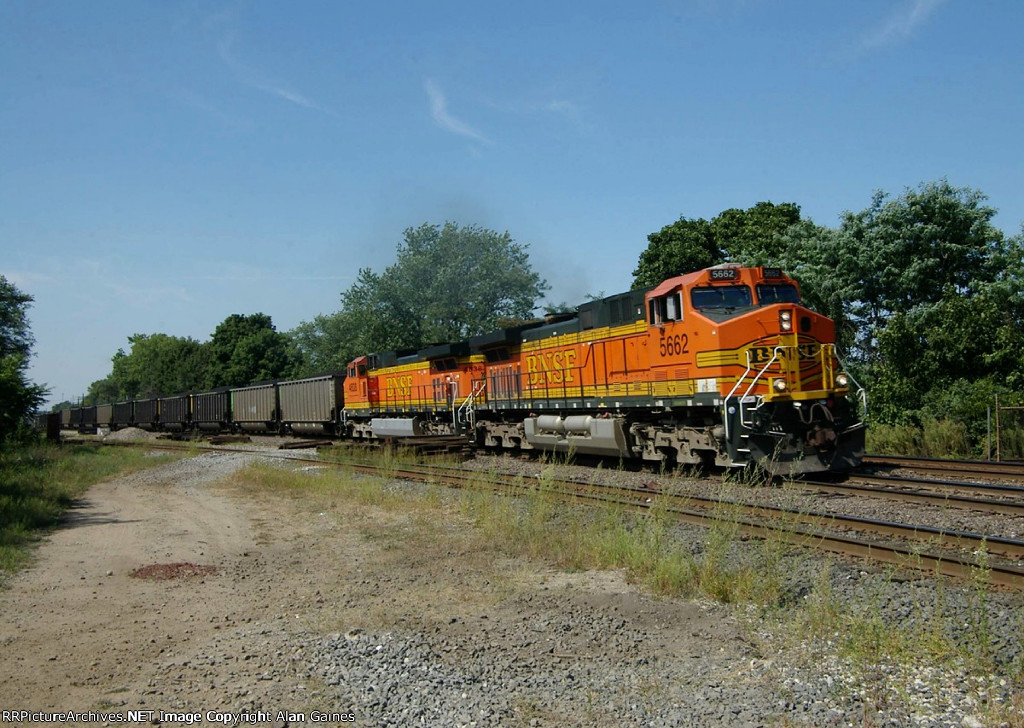 BNSF AC44CW 5662